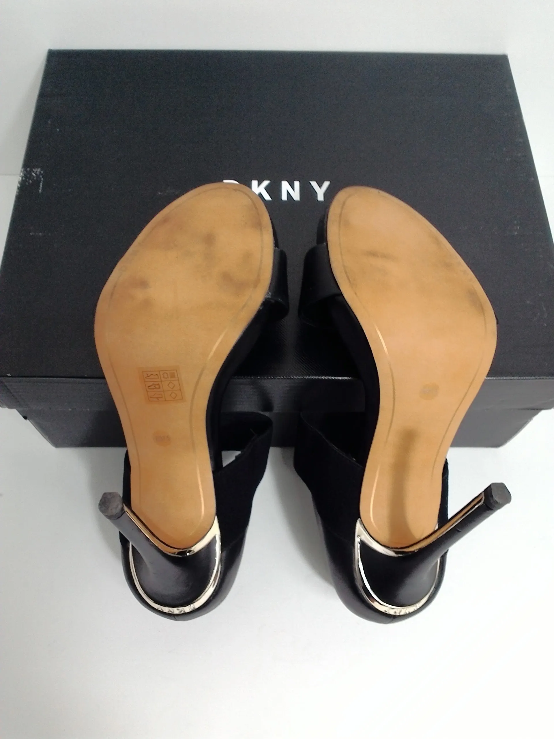 DKNY Black Heel Leather and Fabric Upper Size 7