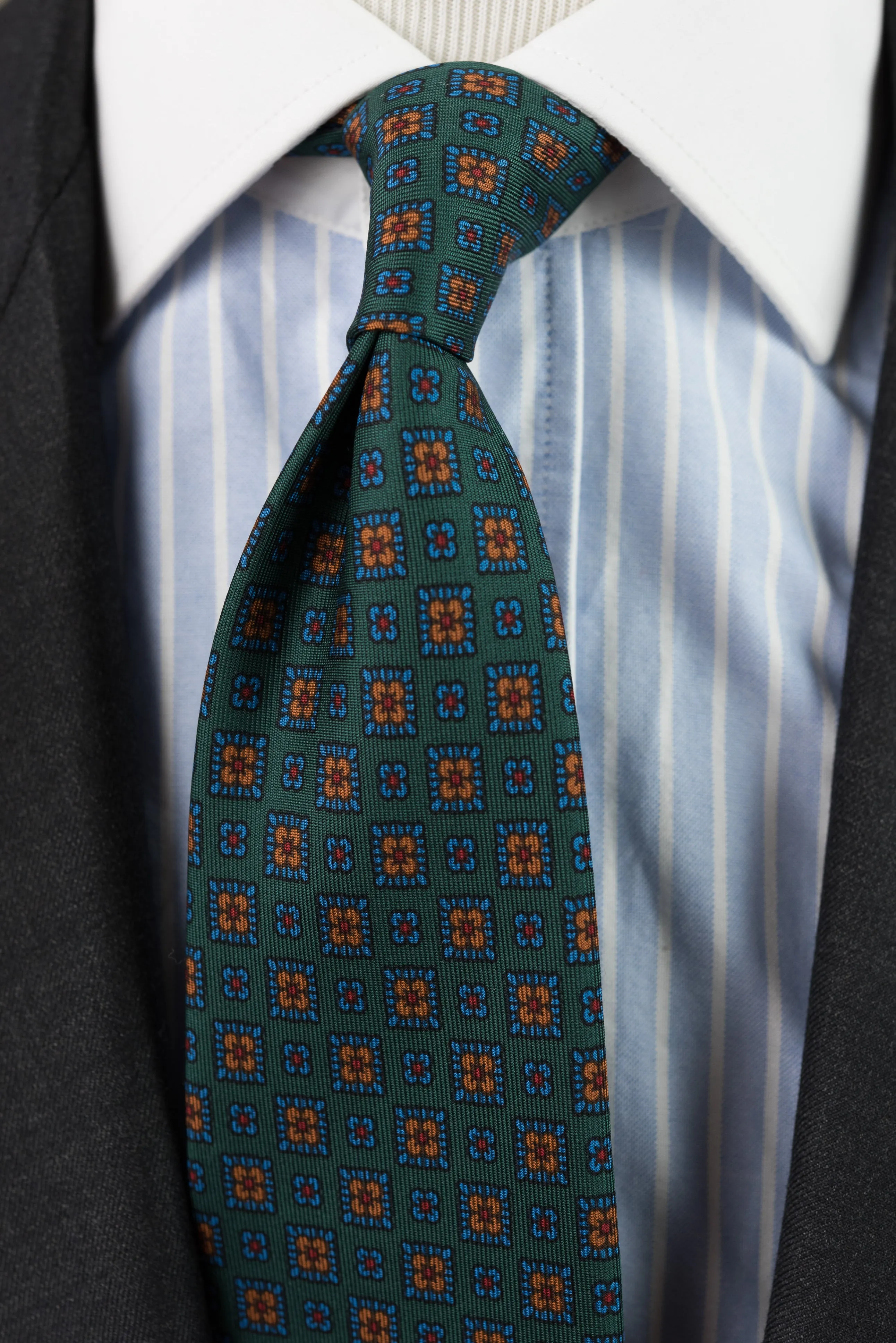 Green Motif Madder Silk Tie