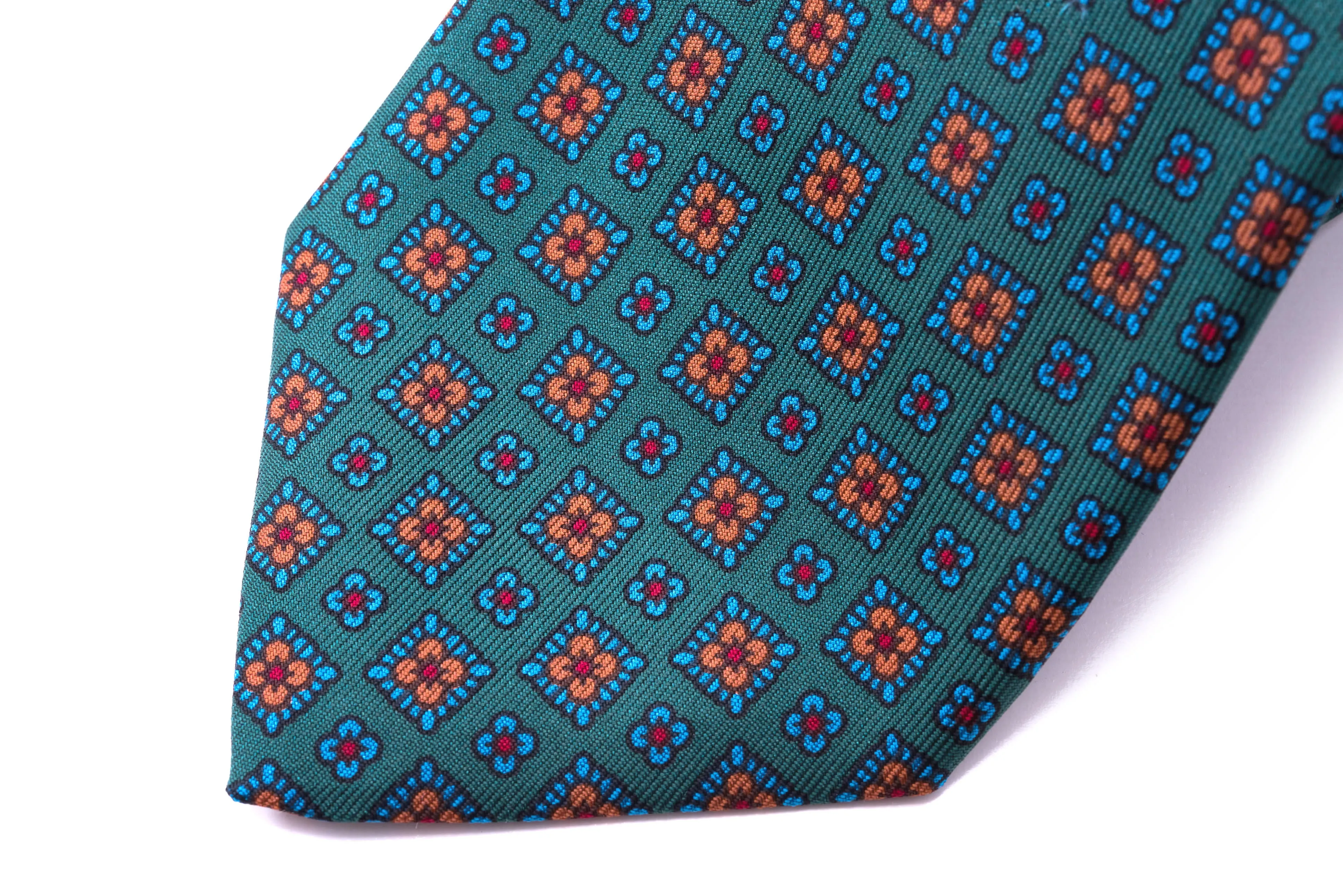 Green Motif Madder Silk Tie