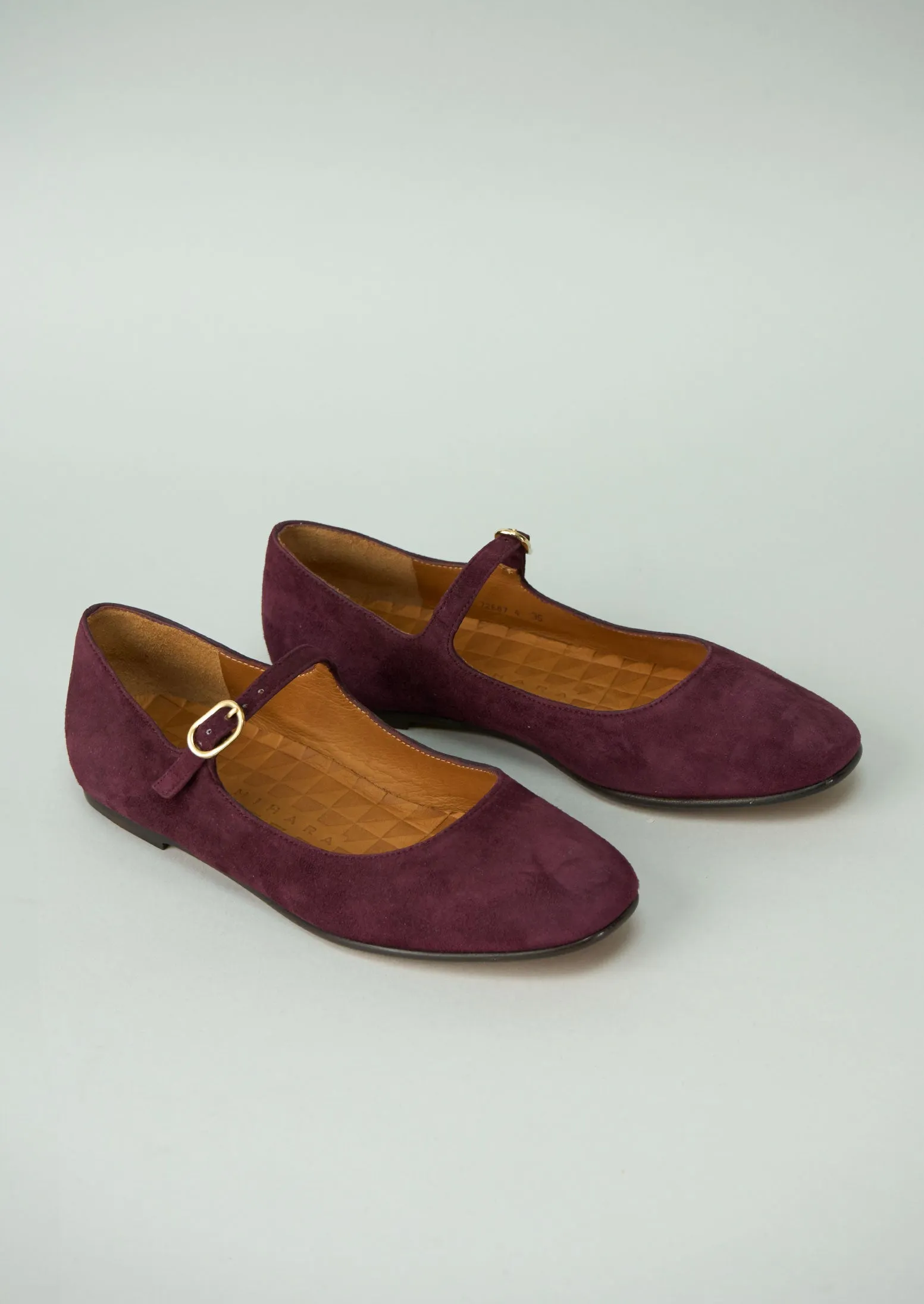 Reworn Chie Mihara Ballet Pumps Size 36 (105) | Grape